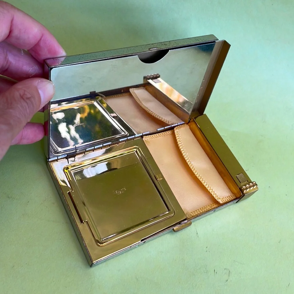 Vintage 50’s mini metallic silver/gold Volupte USA compact mini purse